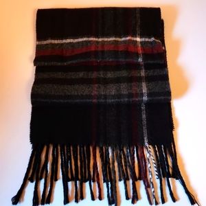 Nautica Plaid scarf Red, Black and Gray Excellent Condition
